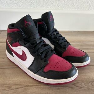 Men's Air Jordan 1 mid noble red size 10